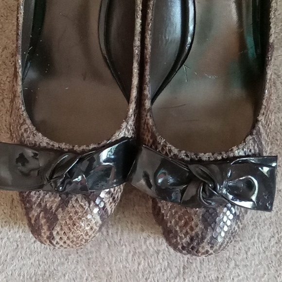 ⭐️ Host Pick ⭐️REBECCA Blue |  Animal Print Brown Faux Suede Wedges - Picture 5 of 12